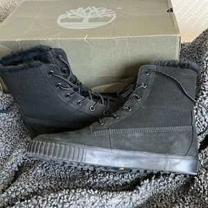 Almost new Timberland fleece lined boots!